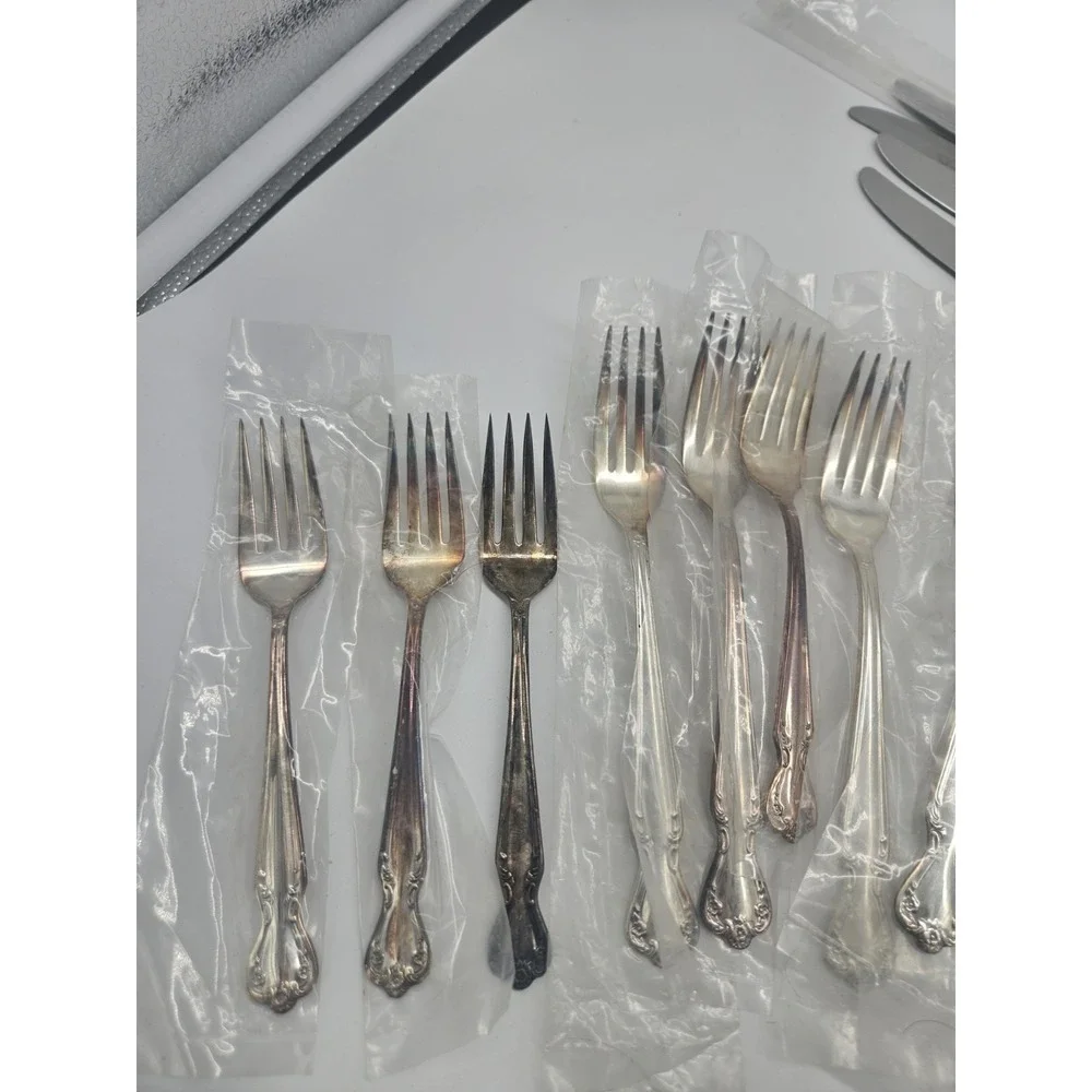 Lot Of 19 Pieces Rogers And Bro Flatware